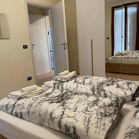 Casa Laghetto Castellaro (Lombardy)